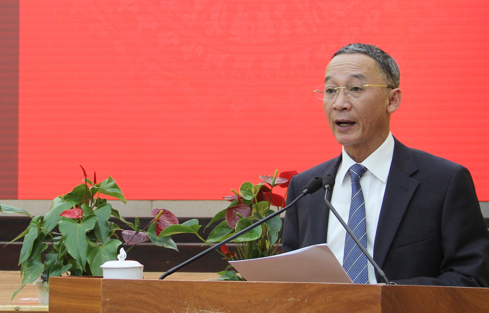 Đồng chí Trần Văn Hiệp - Phó Bí thư Tỉnh ủy, Chủ tịch UBND tỉnh thông qua dự thảo chương trình hành động thực Nghị quyết số 29-NQ/TW.